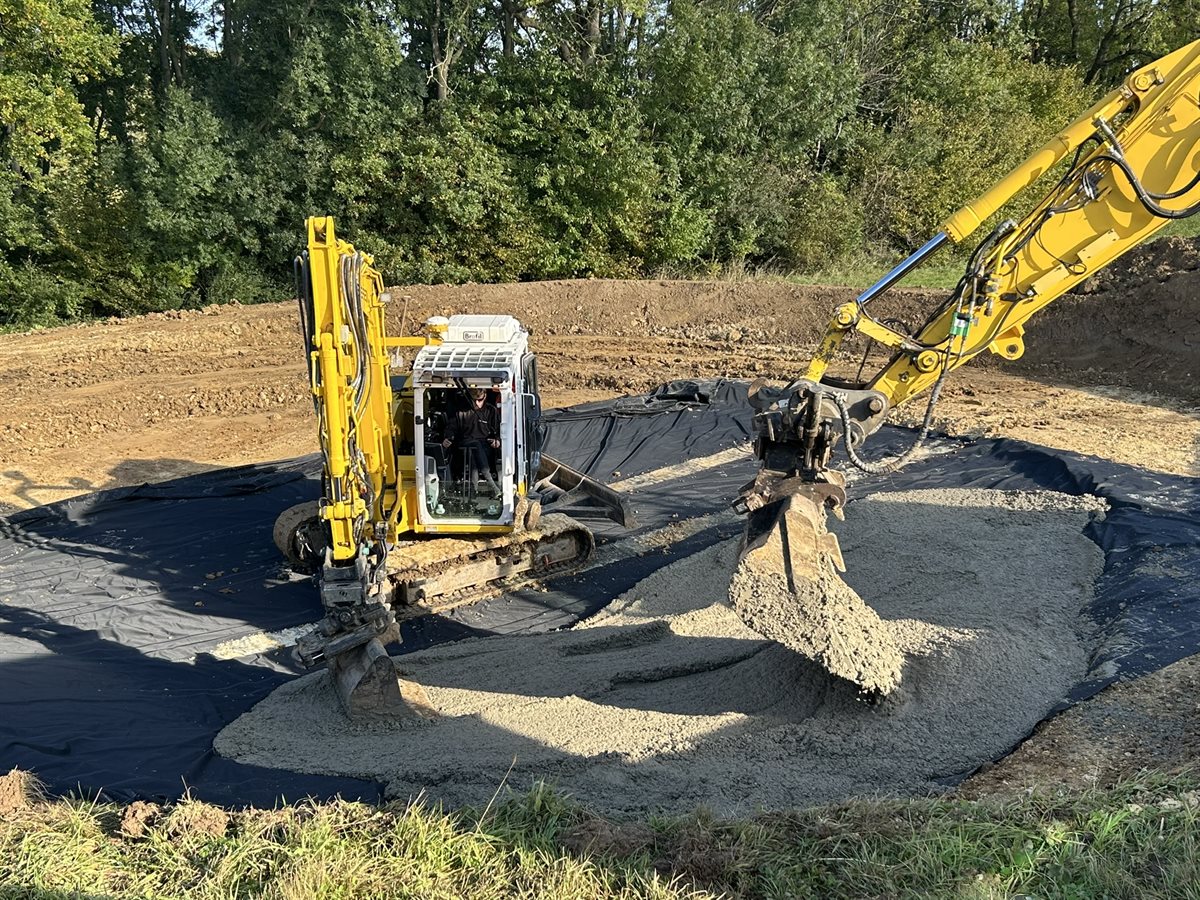 Graven van een betonpoel