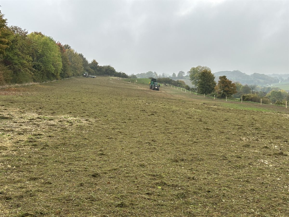 Aanbrengen gebiedseigen maaisel