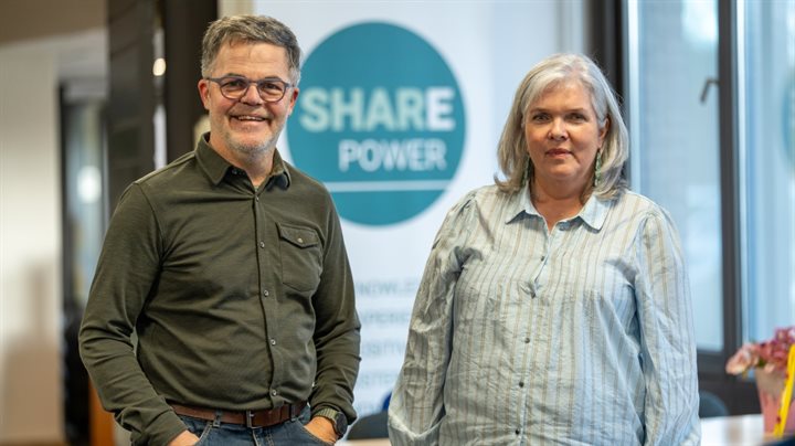 Leon Lokkart en Heidy Amory van SharePower