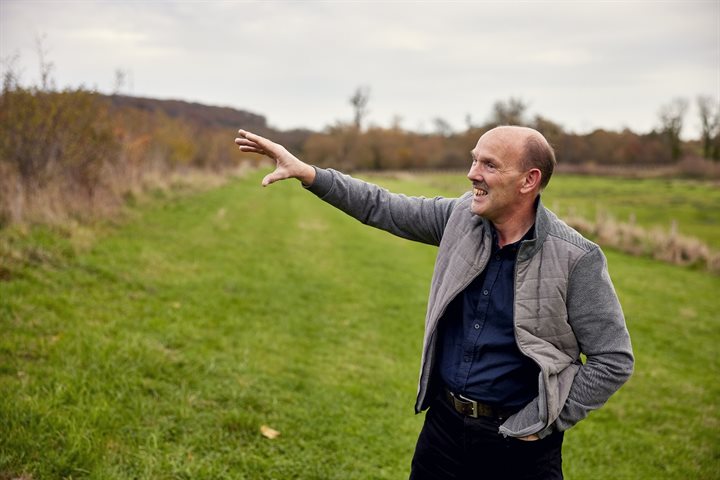Leon Hupperichs geeft uitleg op zijn land