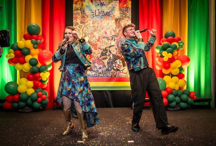 Optreden van Pruuf Mar op het podium