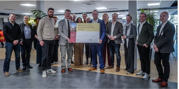 Bestuurders tekenen de samenwerking voor Heerlen-Noord