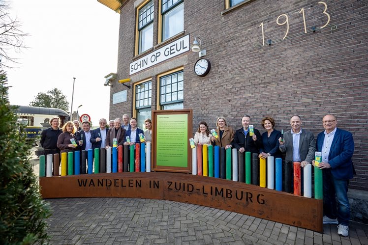 Opening Knopen lopen wandelnetwerk - Onthulling kunstwerk