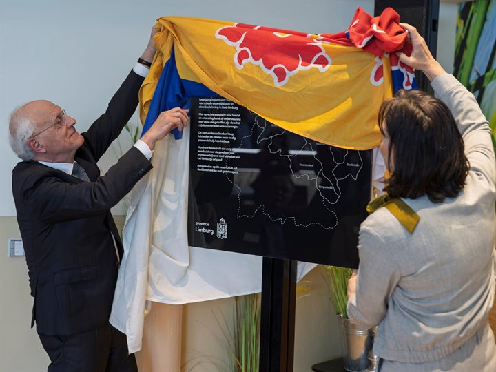 Onthulling van de waarderingsplaquette