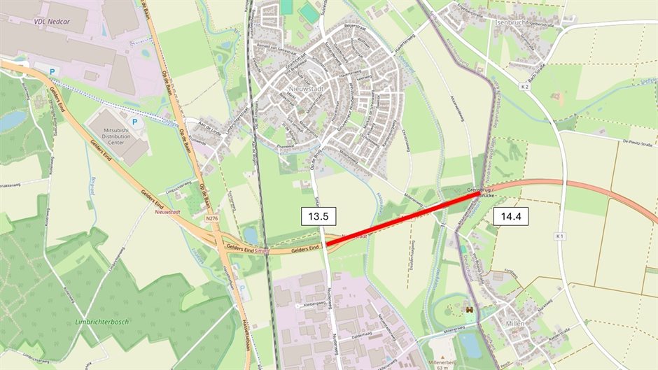 De werkzaamheden aan de N297 bij Born vinden plaats tussen hectometer 13.5 en 14.4 (rode lijn op een kaart)