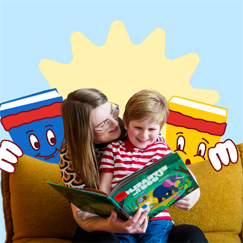 Een moeder leest voor aan een kind